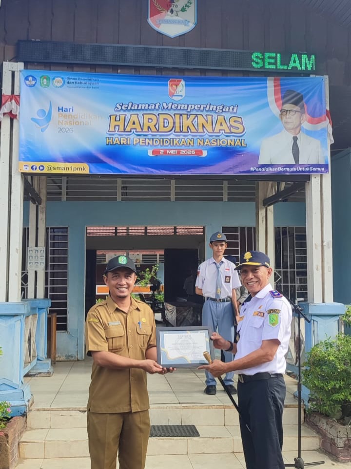 Edukasi Sejak Dini, SMAN 1 Pemangkat Gandeng Tiga Instansi Gelar Sosialisasi Keselamatan Lalu Lintas